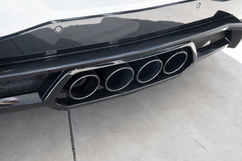 Used 2024 Chevrolet Corvette Z06 w/ Stealth Interior Trim Package RWD image 15