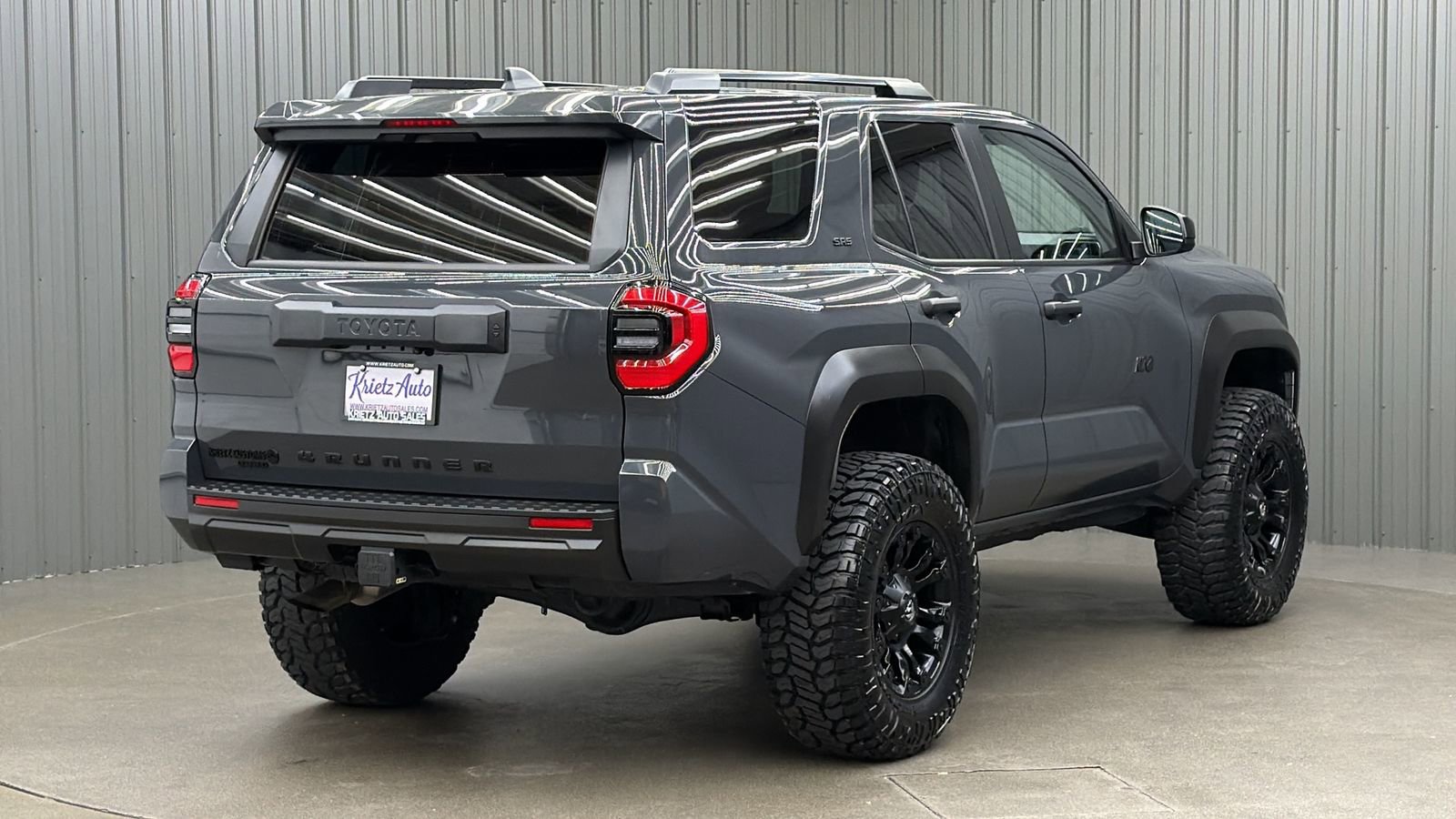 Used 2025 Toyota 4Runner SR5 AWD/4WD image 5