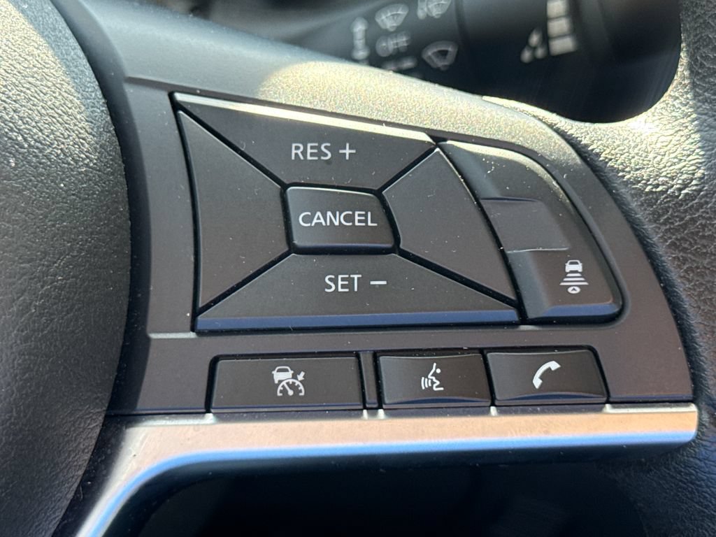 Used 2025 Nissan Sentra SV FWD image 29