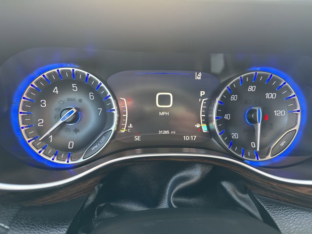 Used 2022 Chrysler Pacifica Limited image 17