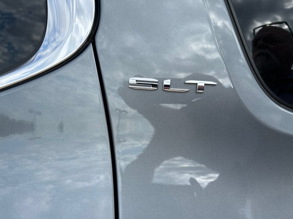 Used 2020 GMC Acadia SLT w/ Premium Package FWD image 10