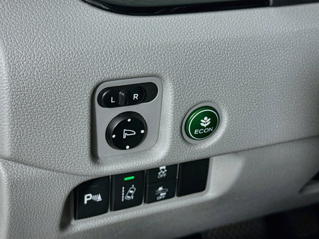 Used 2016 Honda Pilot Touring image 11