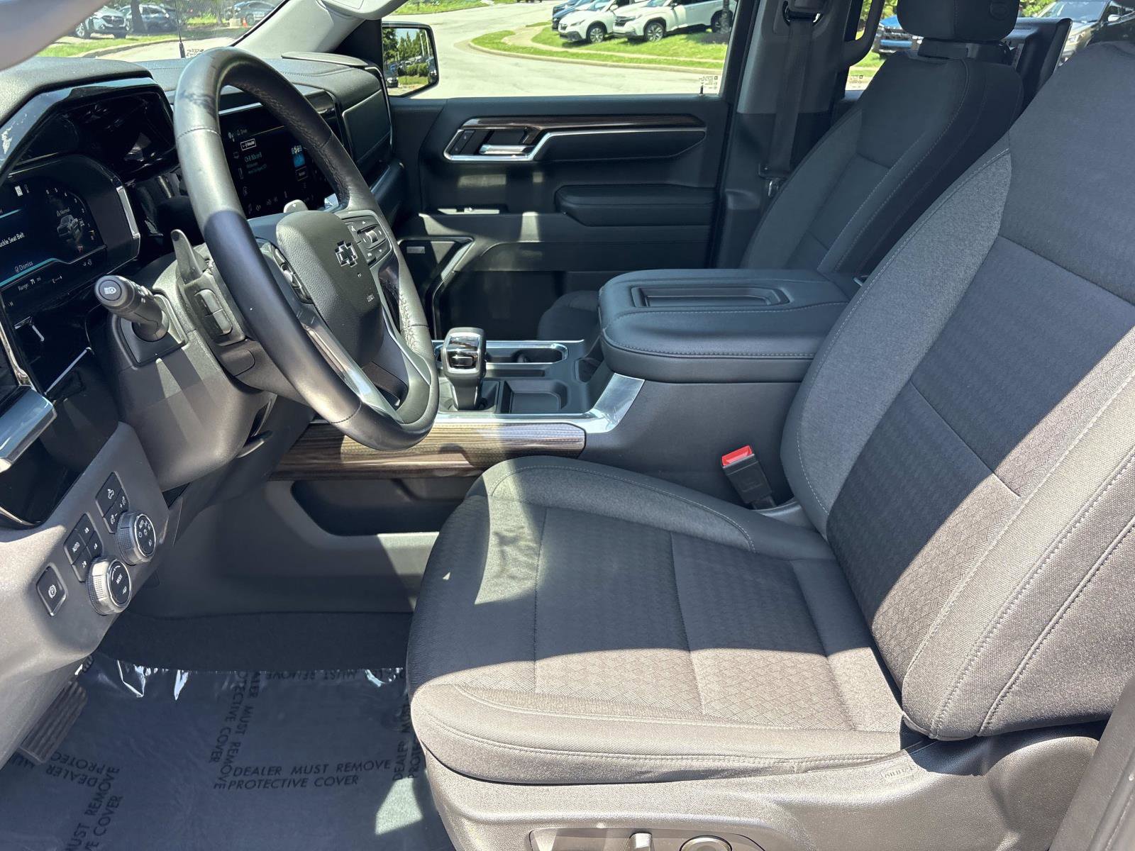Used 2022 Chevrolet Silverado 1500 LT Trail Boss w/ Convenience Package II AWD/4WD image 15