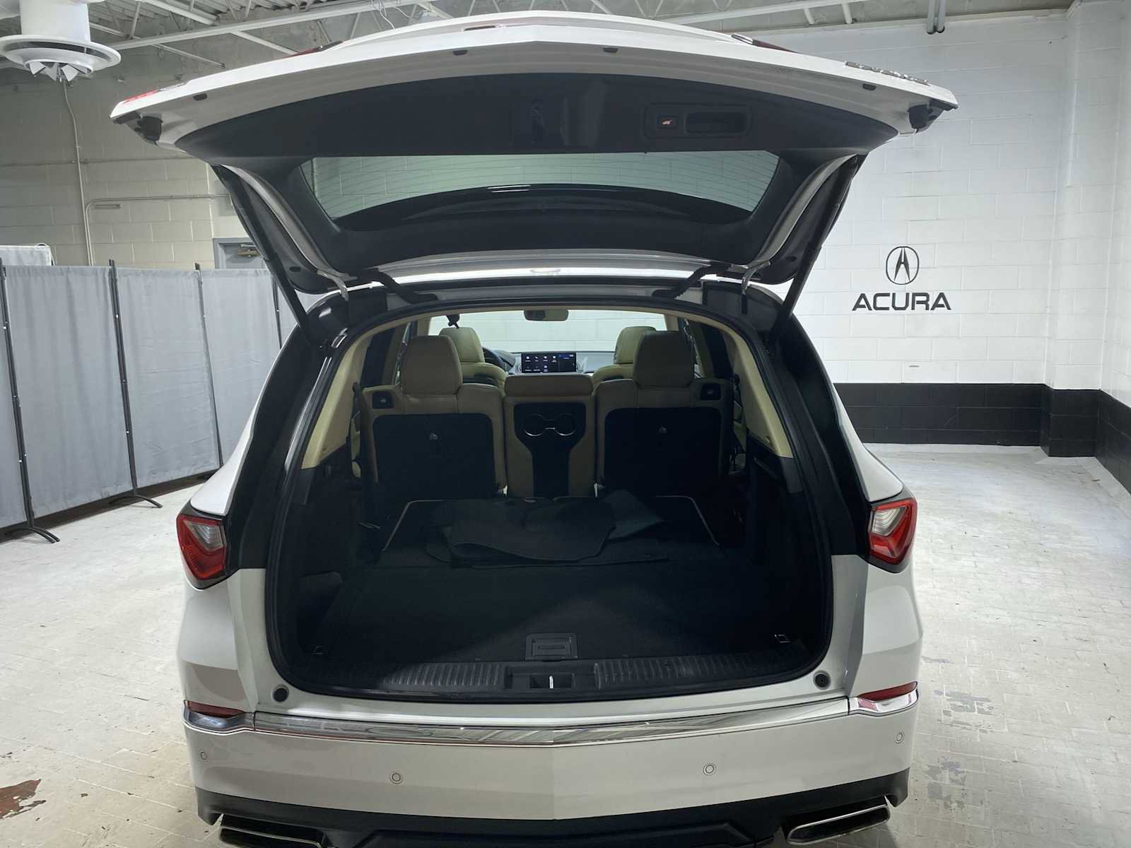 Certified 2023 Acura MDX SH-AWD w/ Technology Package image 19