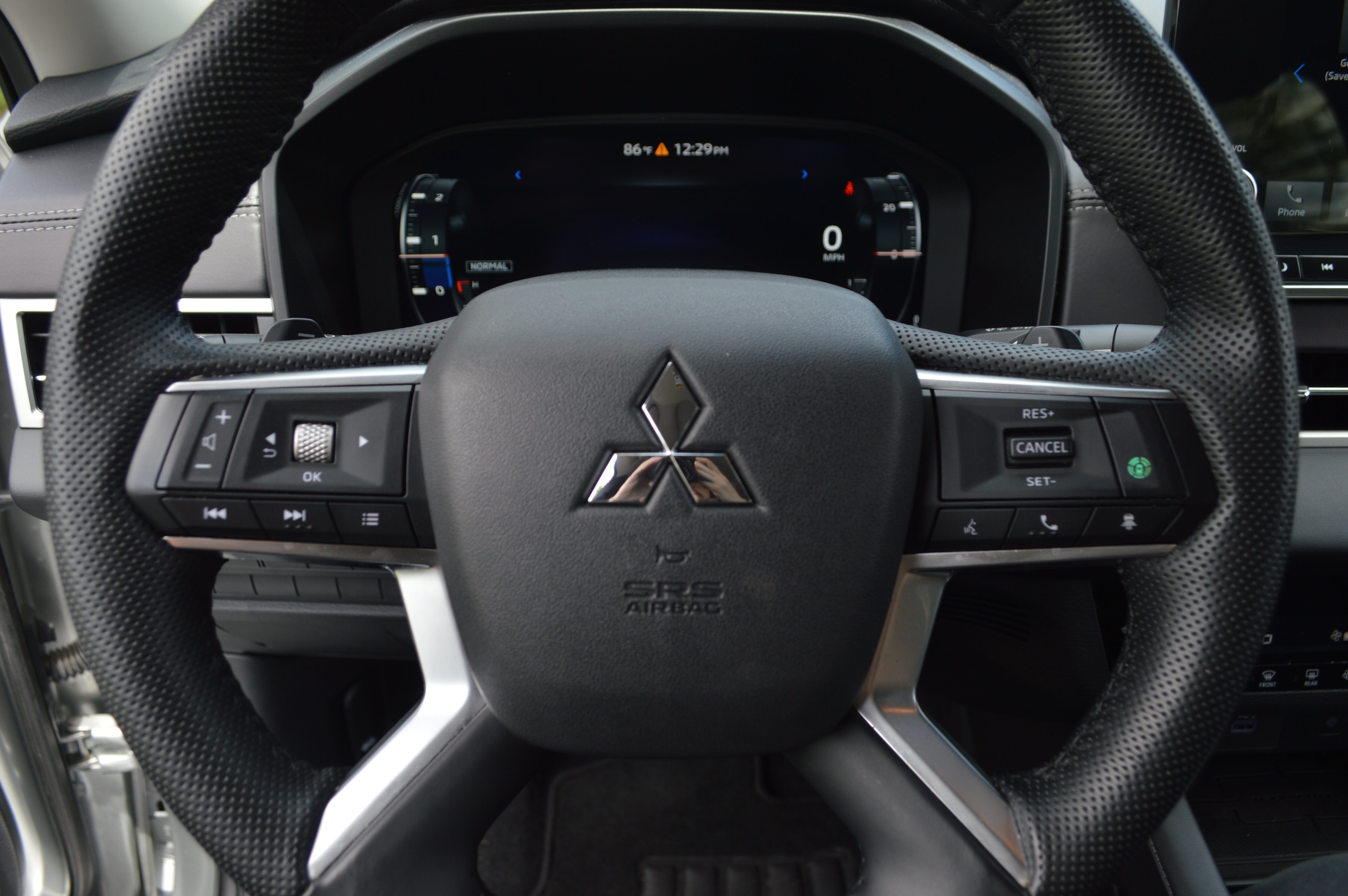 Used 2024 Mitsubishi Outlander SE FWD image 14