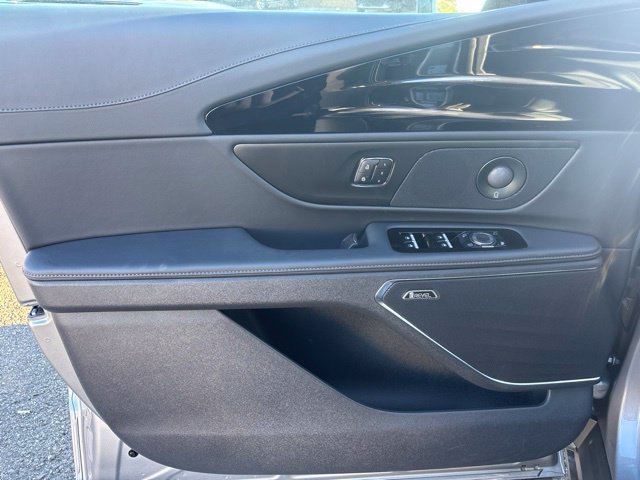 New 2026 Lincoln Nautilus Reserve AWD/4WD image 12
