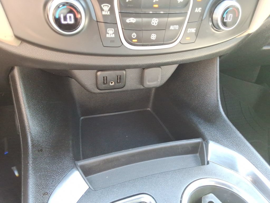 Certified 2023 Chevrolet Traverse LS FWD image 33