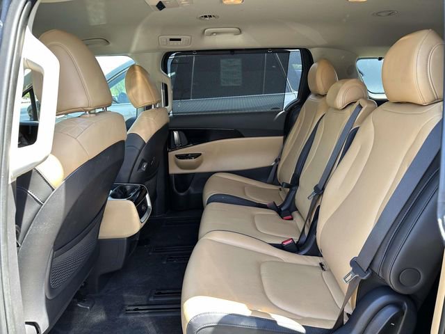 Used 2024 Kia Carnival EX FWD image 12