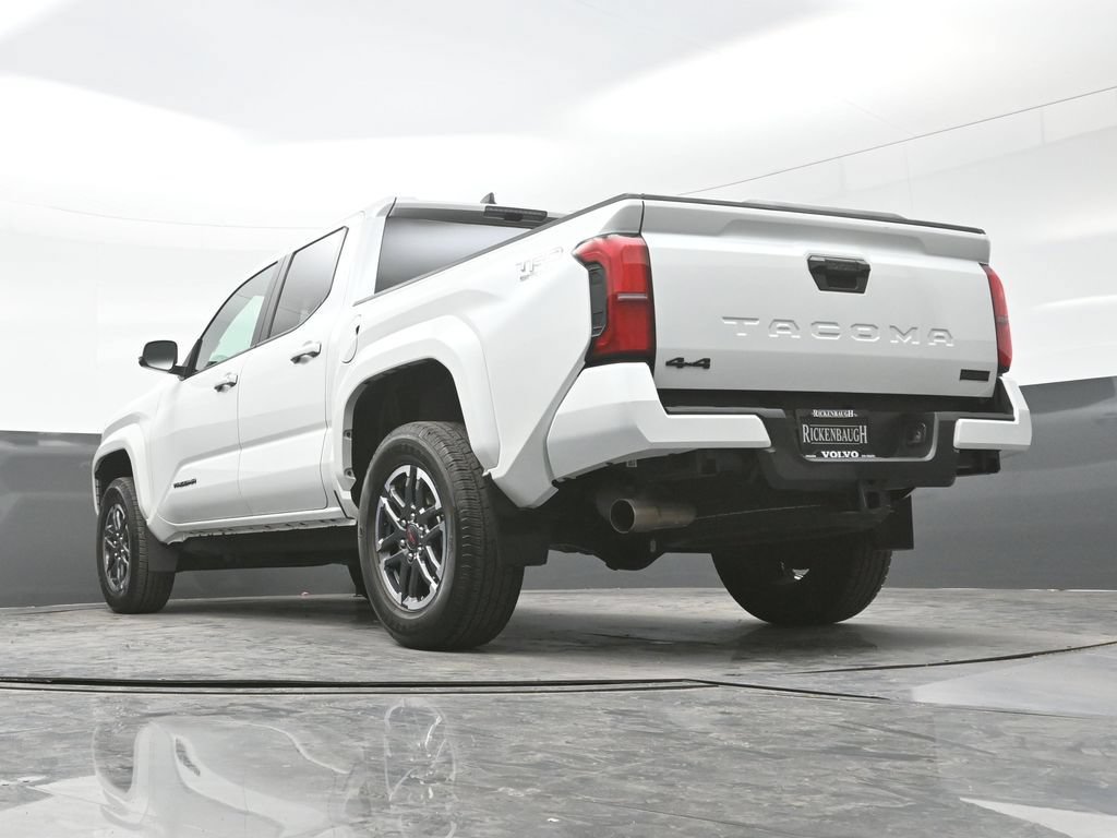 Used 2024 Toyota Tacoma TRD Sport AWD/4WD image 25