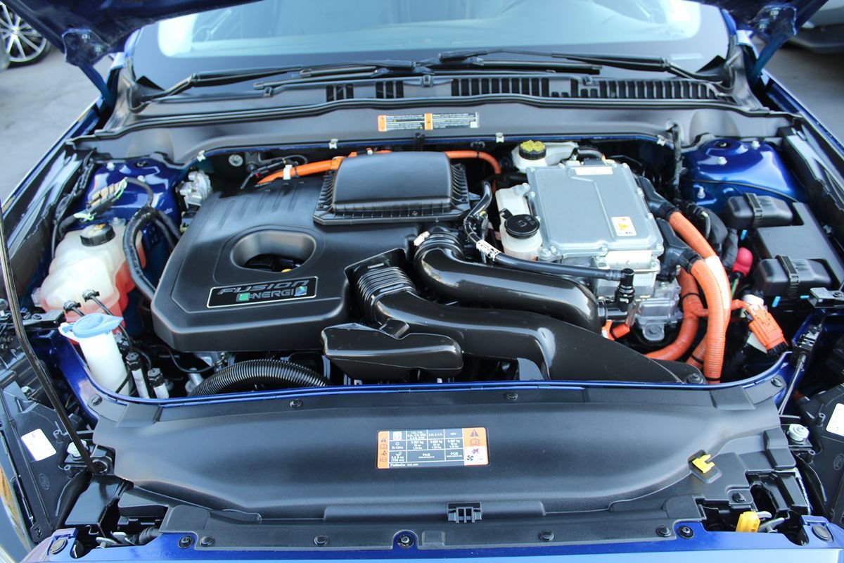 Used 2016 Ford Fusion Energi Titanium FWD image 36