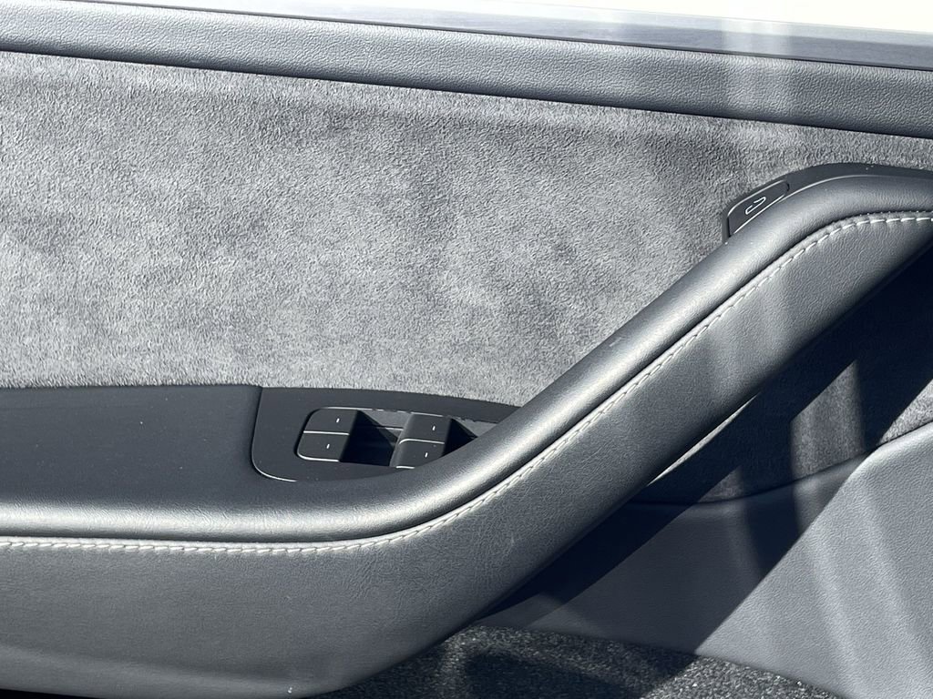 Used 2023 Tesla Model Y Long Range image 24