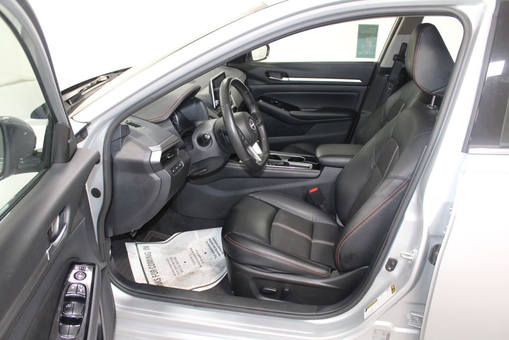 Used 2024 Nissan Altima 2.5 SR image 18