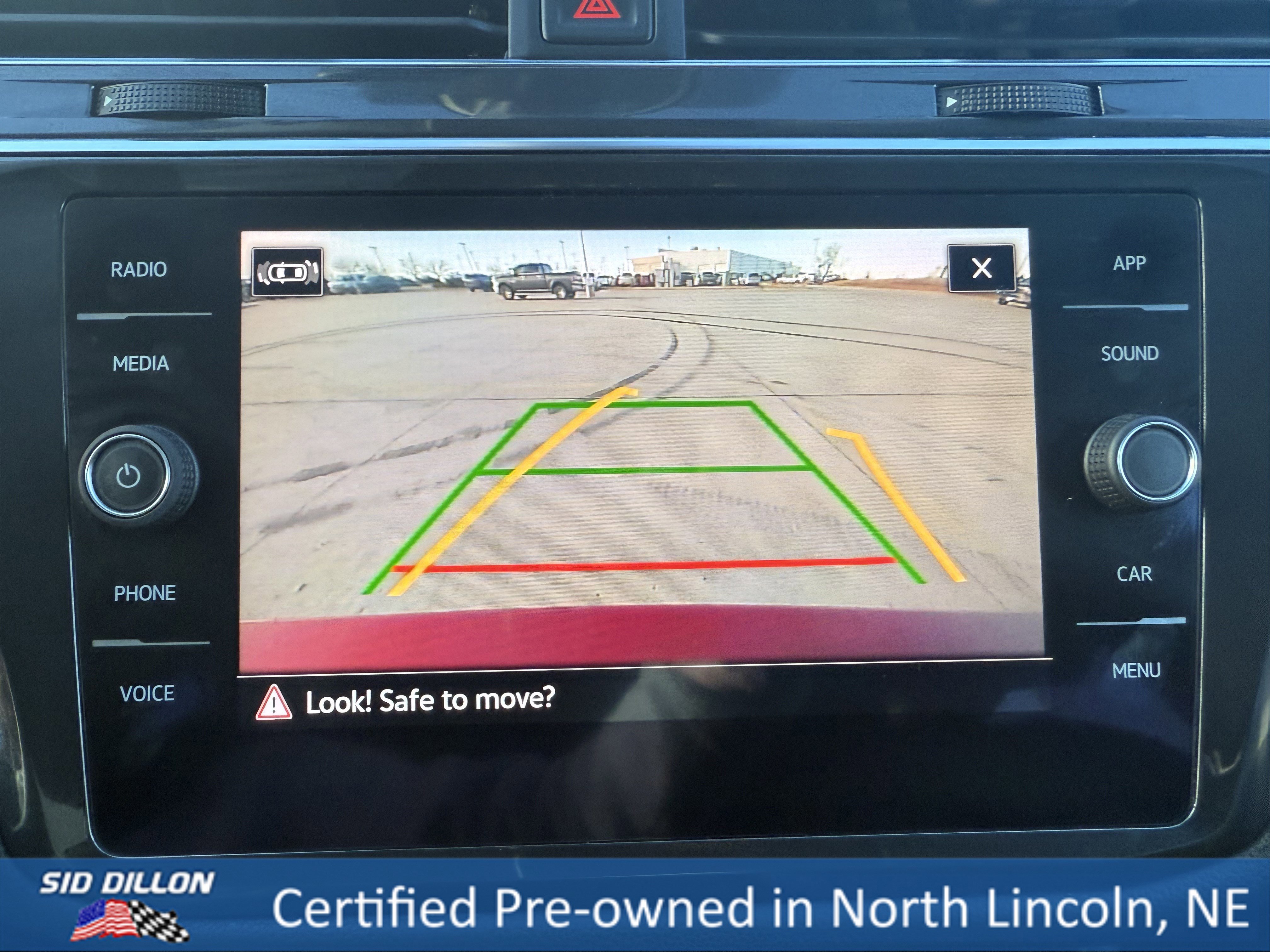 Used 2022 Volkswagen Tiguan SE image 16