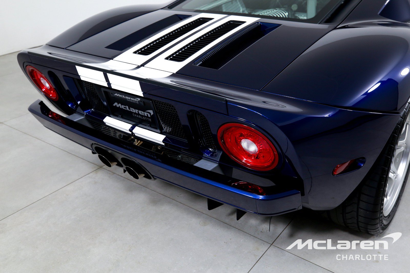 Used 2005 Ford GT RWD image 33