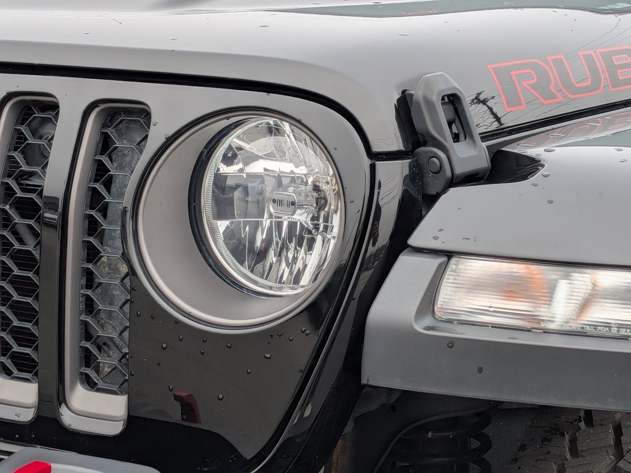 Used 2023 Jeep Gladiator Rubicon w/ Cold Weather Group AWD/4WD image 9