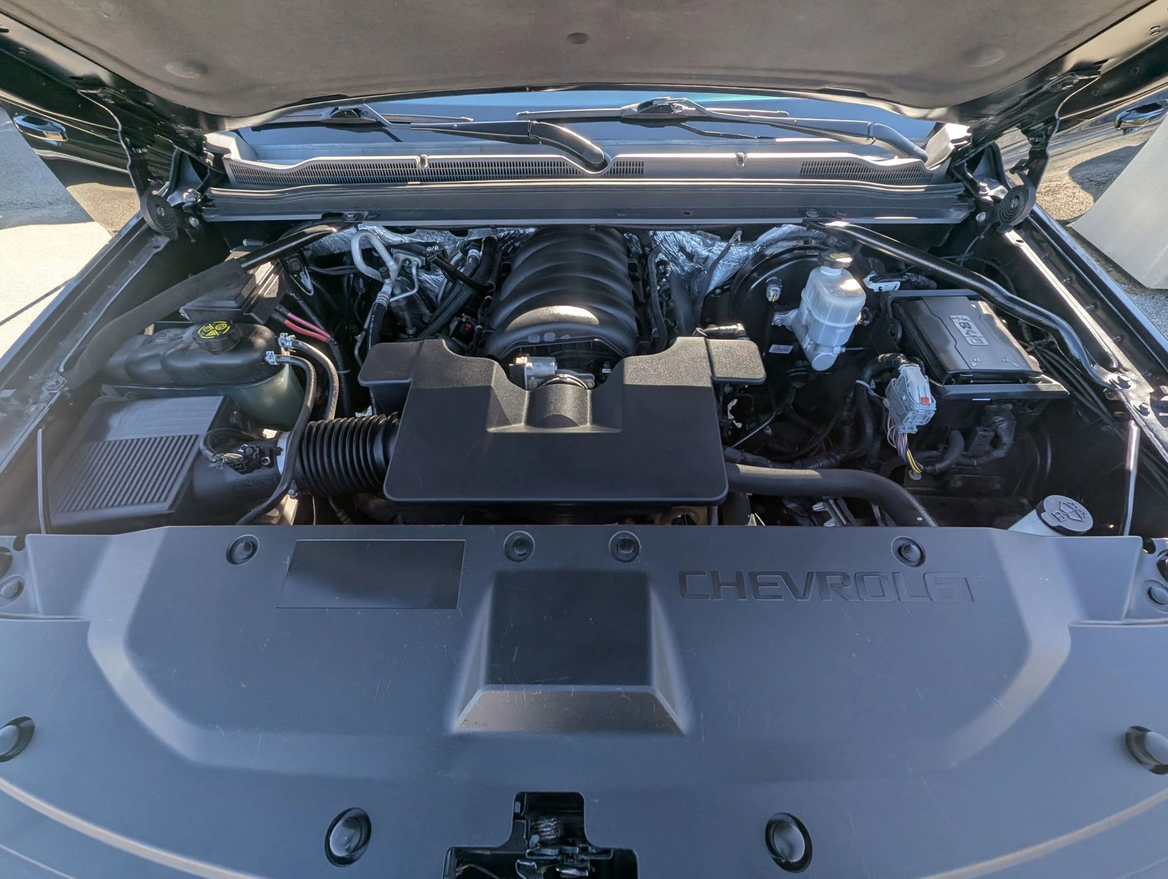 Used 2016 Chevrolet Suburban LT w/ Luxury Package AWD/4WD image 10