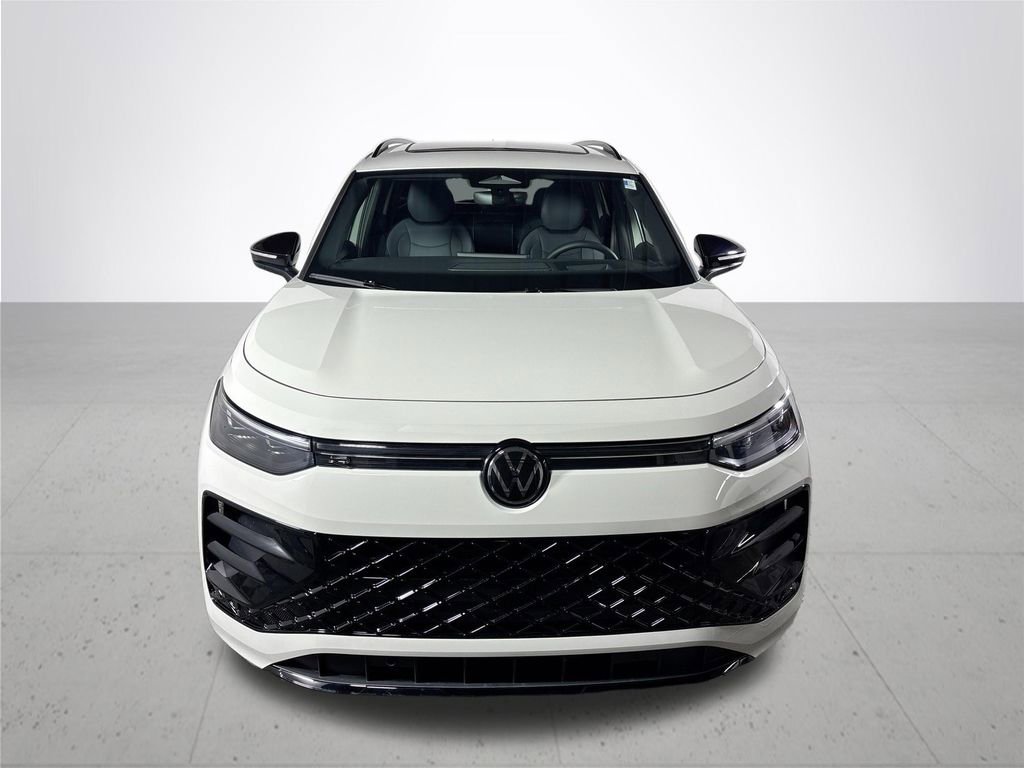 New 2026 Volkswagen Tiguan SE R-Line image 3