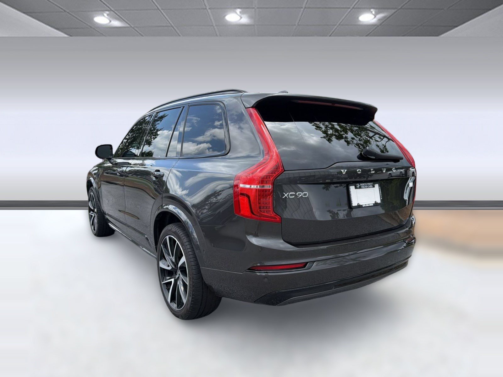 Certified 2023 Volvo XC90 T8 Ultimate AWD/4WD image 3