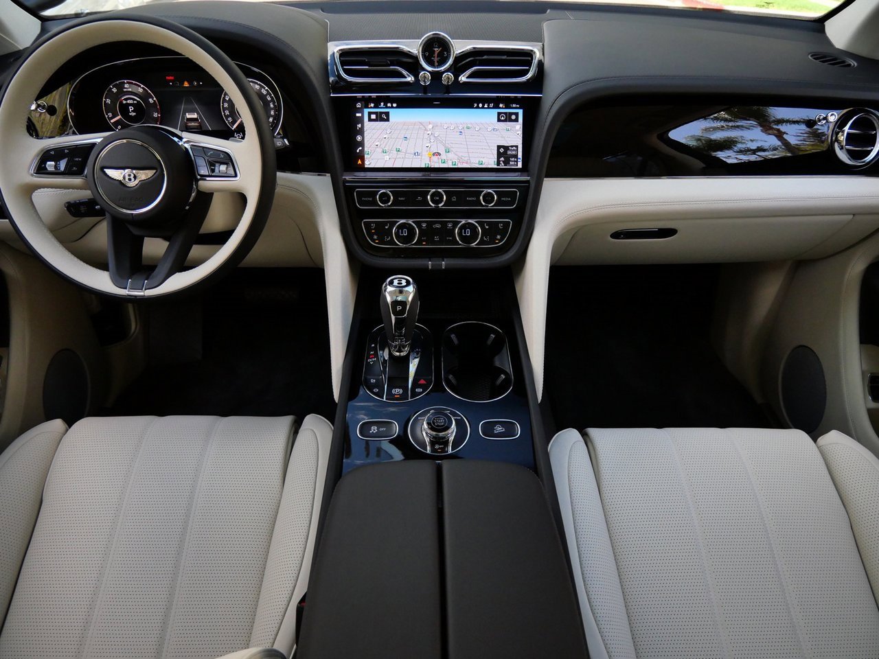 Used 2024 Bentley Bentayga Extended Wheelbase image 4