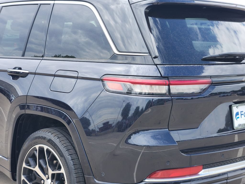Used 2023 Jeep Grand Cherokee Summit AWD/4WD image 15