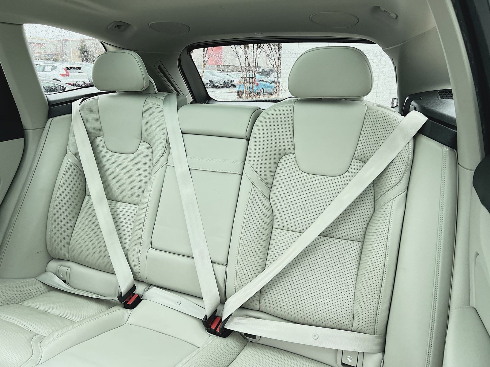 Used 2018 Volvo XC60 T6 Inscription w/ Luxury Seat Package image 25