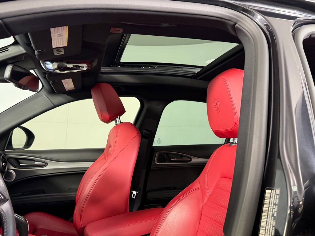 Used 2024 Alfa Romeo Stelvio Veloce image 21