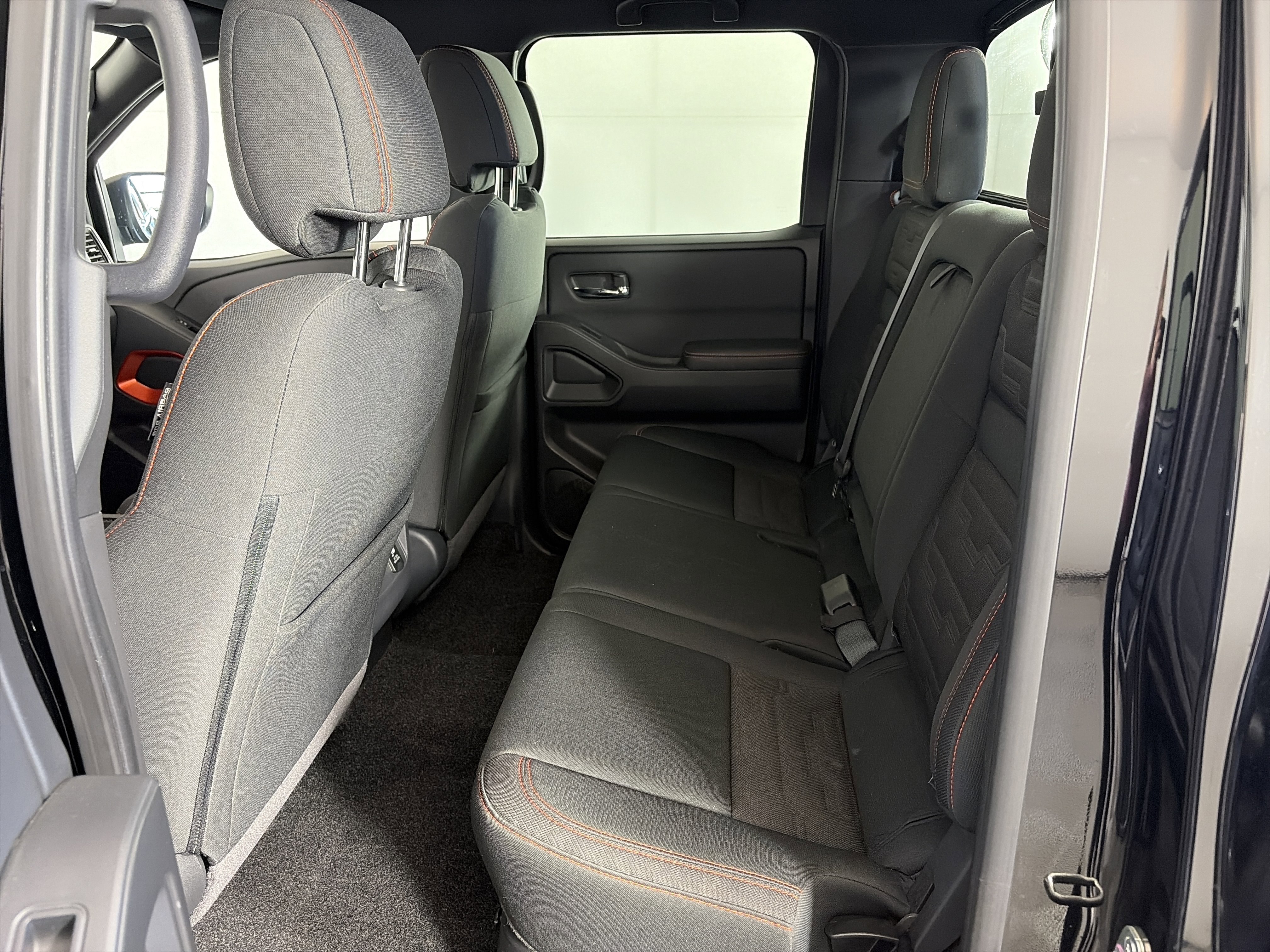 Used 2022 Nissan Frontier PRO-4X image 7