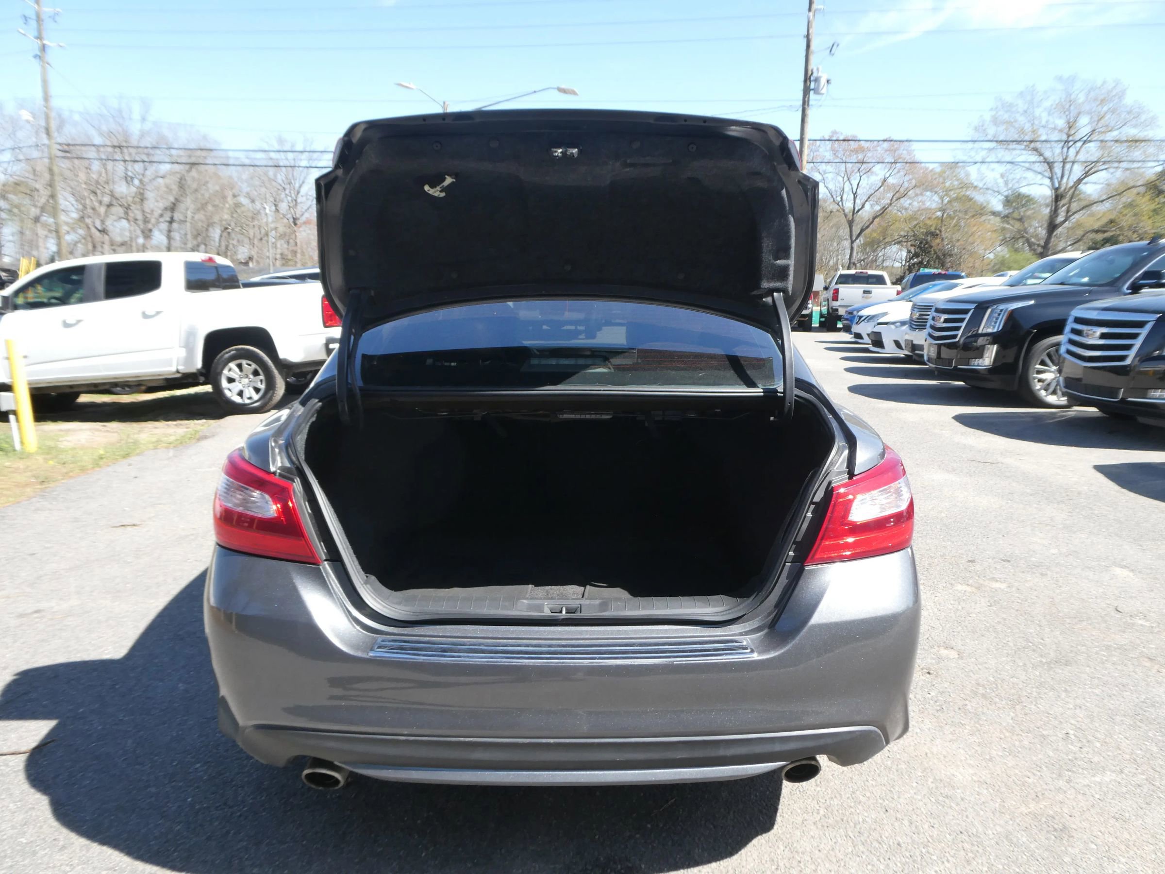 Used 2016 Nissan Altima 2.5 SL FWD image 7