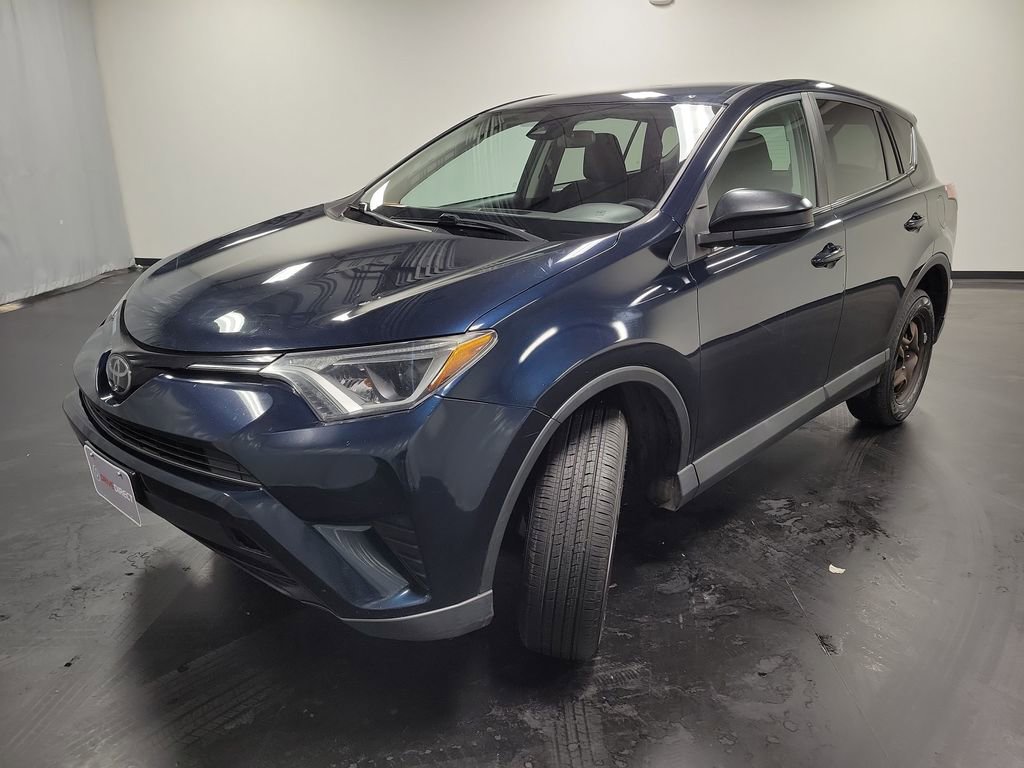 Used 2018 Toyota RAV4 LE image 4