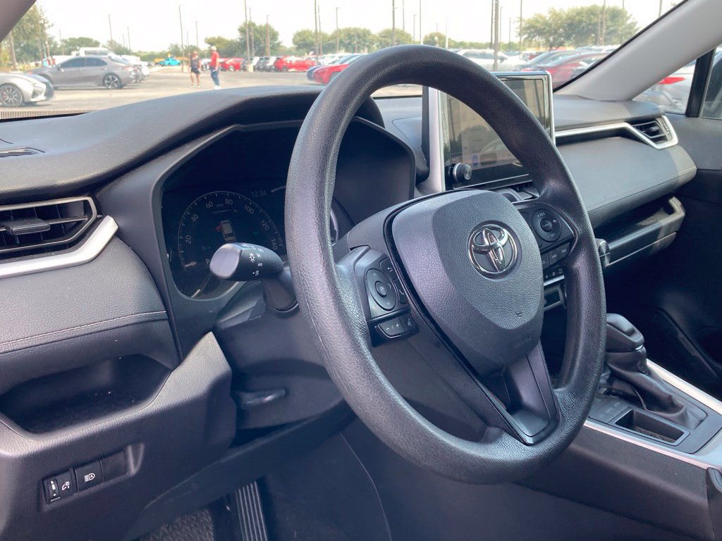 Certified 2025 Toyota RAV4 XLE FWD image 9