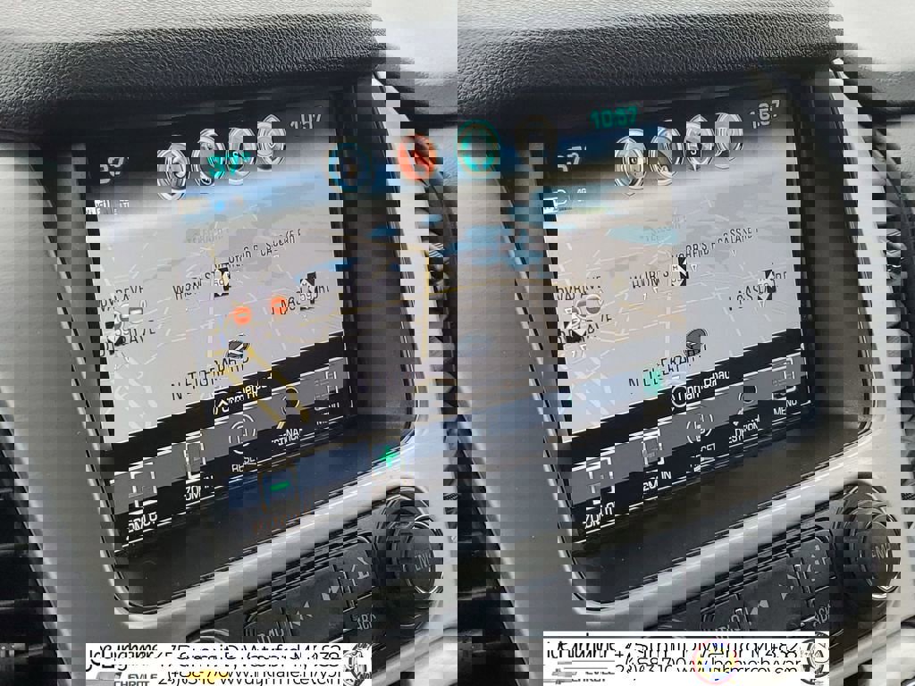 Used 2018 GMC Yukon XL SLT image 15