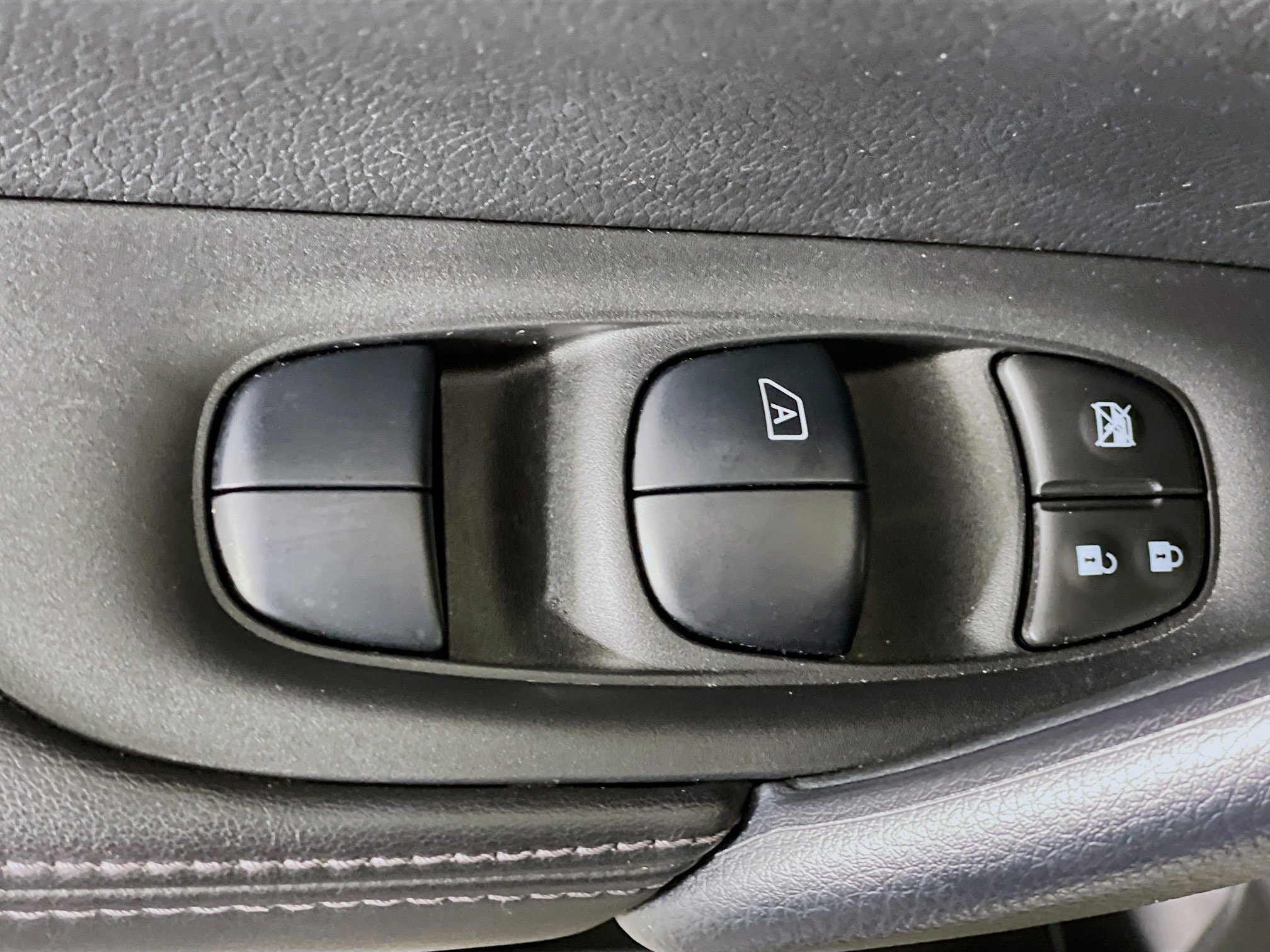 Used 2022 Nissan Rogue Sport SL image 15