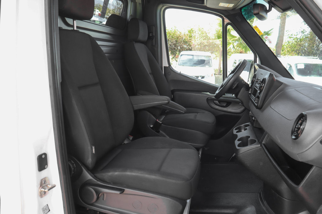 Used 2023 Mercedes-Benz Sprinter 2500 image 32