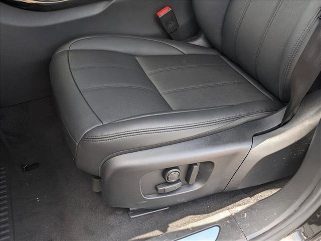 Used 2025 Land Rover Range Rover Evoque Dynamic SE image 4