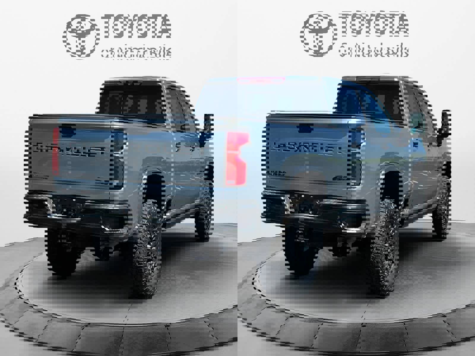 Used 2025 Chevrolet Silverado 2500 ZR2 w/ Technology Package AWD/4WD image 5