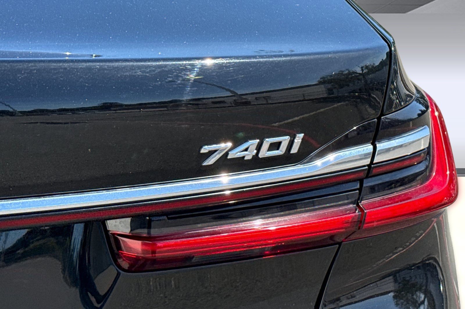 Used 2020 BMW 740i RWD image 12