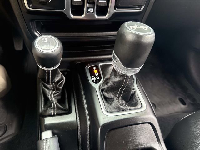 Used 2019 Jeep Wrangler Unlimited Sahara AWD/4WD image 24