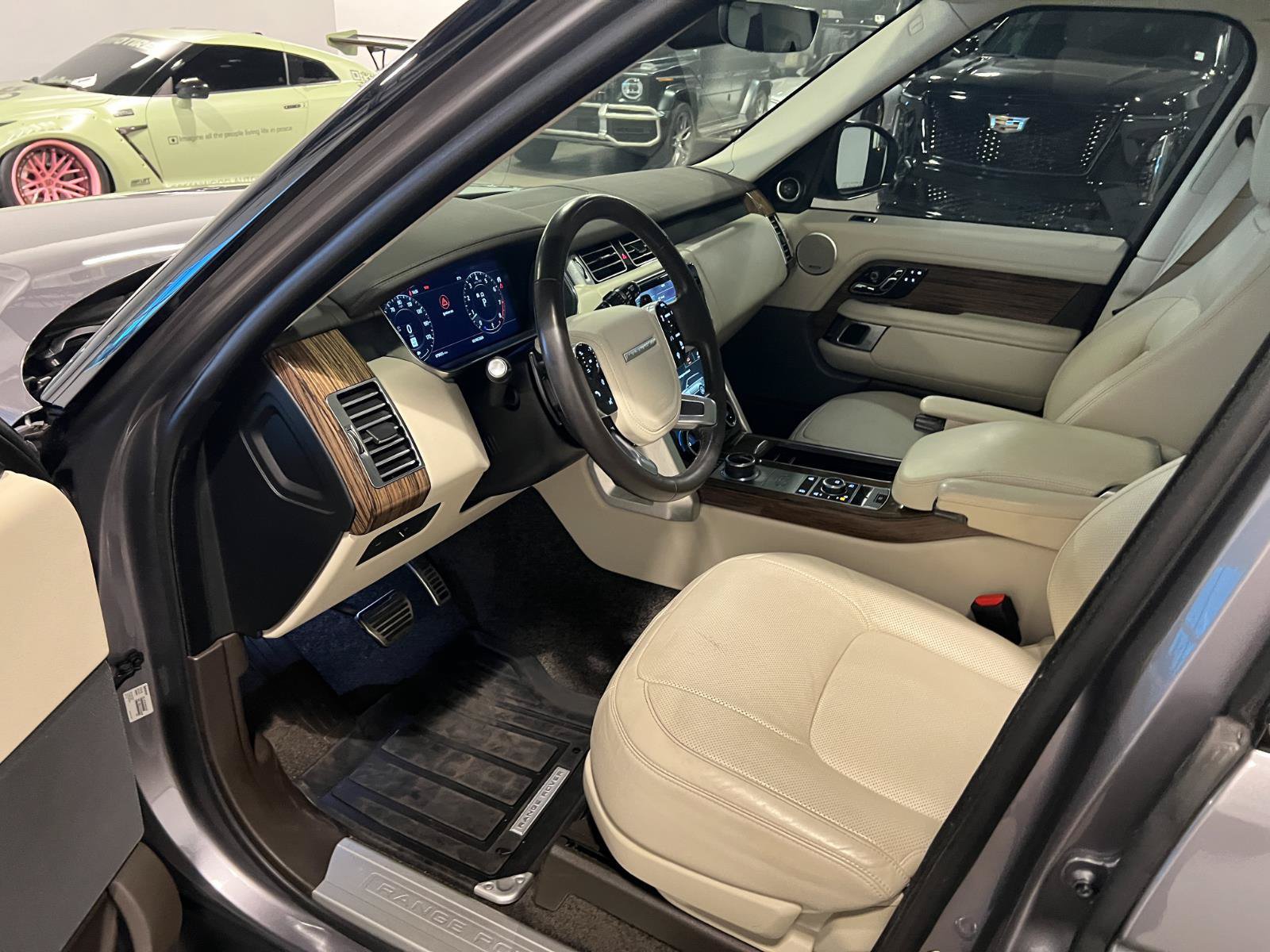 Used 2021 Land Rover Range Rover P525 Westminster Edition AWD/4WD image 10