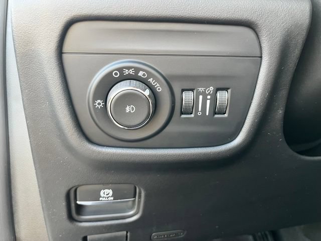 Certified 2025 Jeep Grand Cherokee Summit AWD/4WD image 38