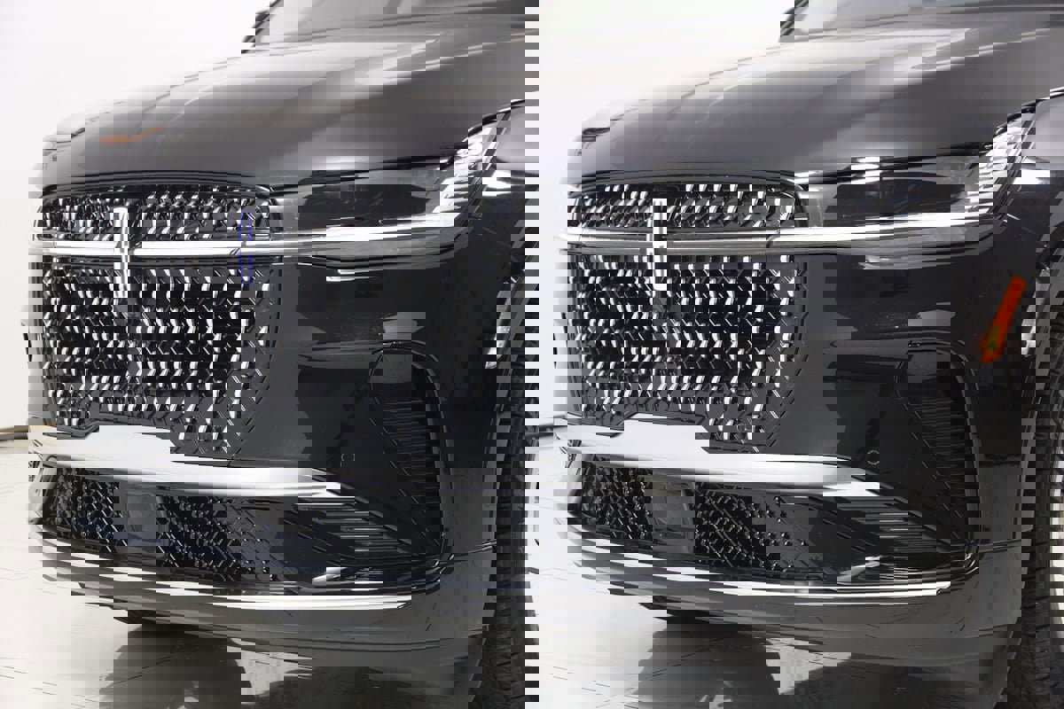 Used 2025 Lincoln Nautilus Reserve AWD/4WD image 69