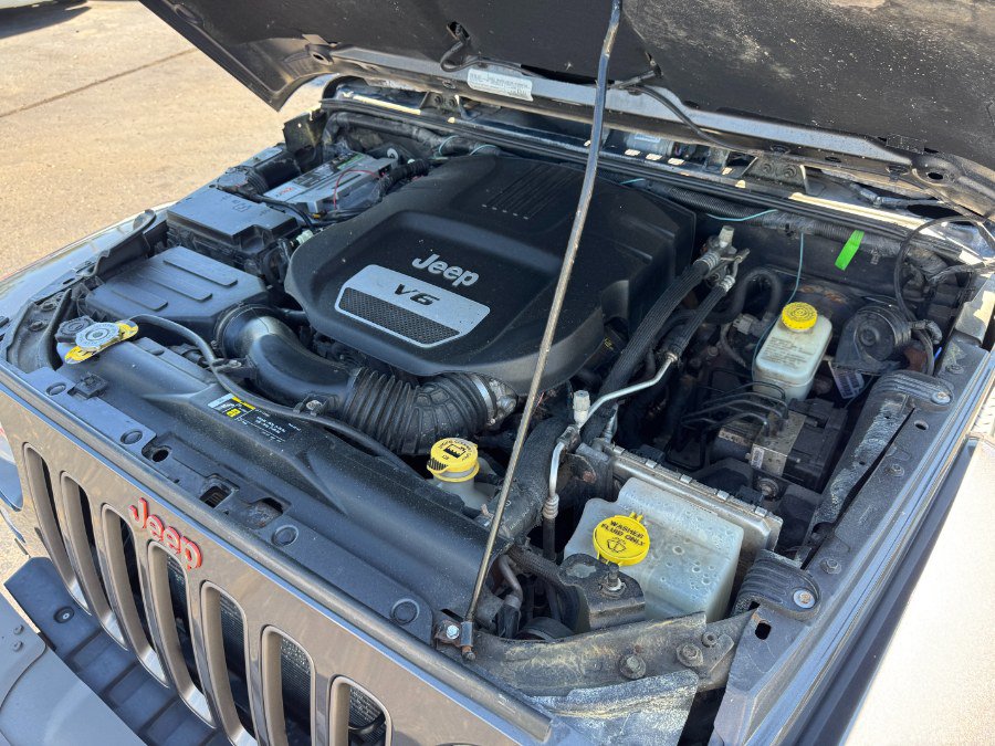 Used 2017 Jeep Wrangler Unlimited Sahara AWD/4WD image 23