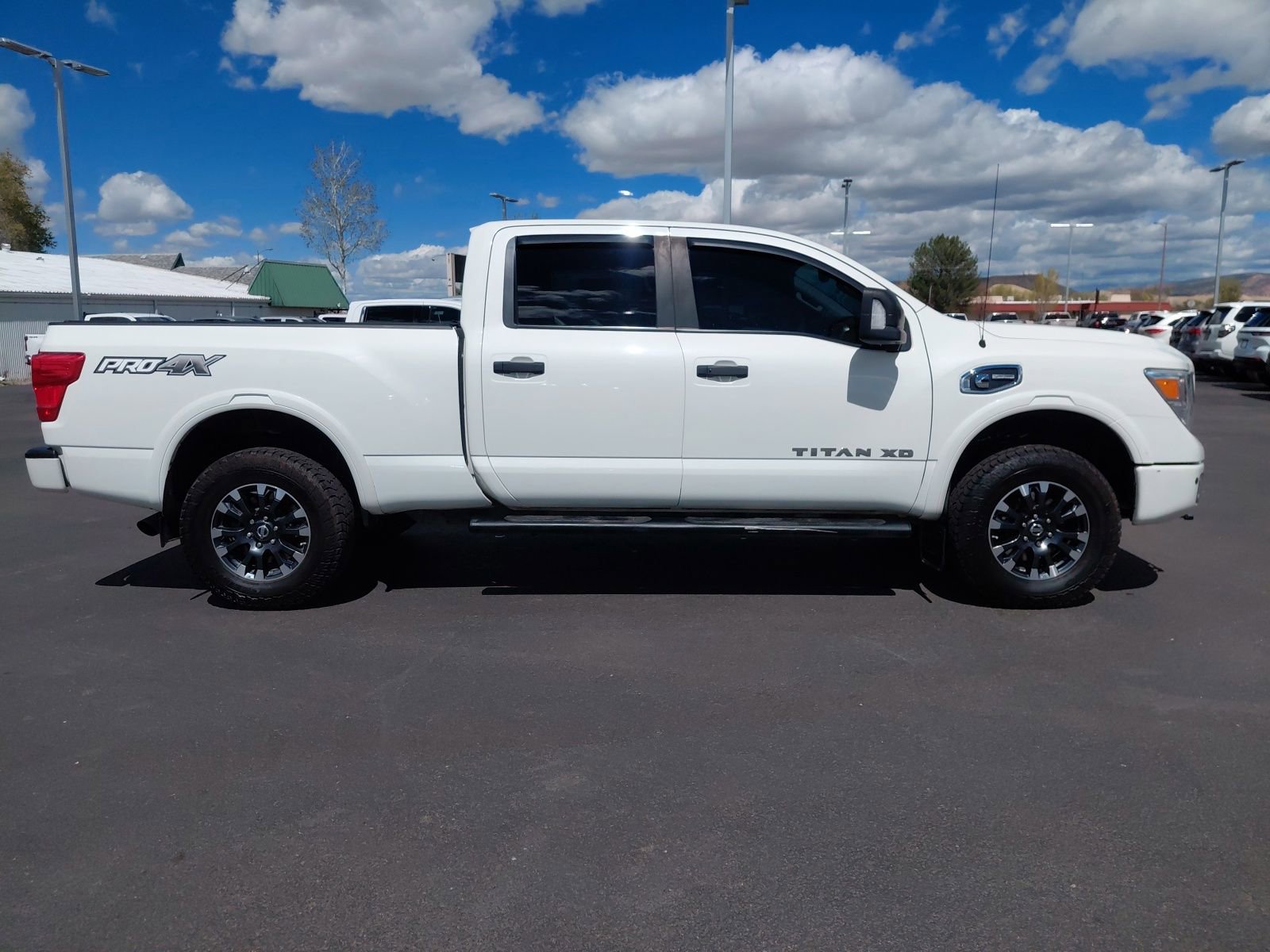 Used 2019 Nissan Titan PRO-4X image 2