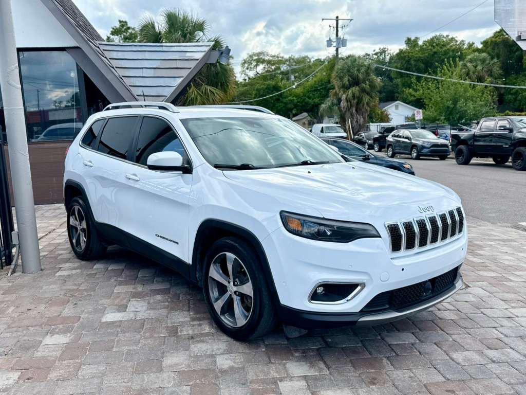 Used 2020 Jeep Cherokee Limited w/ Technology Group FWD image 2