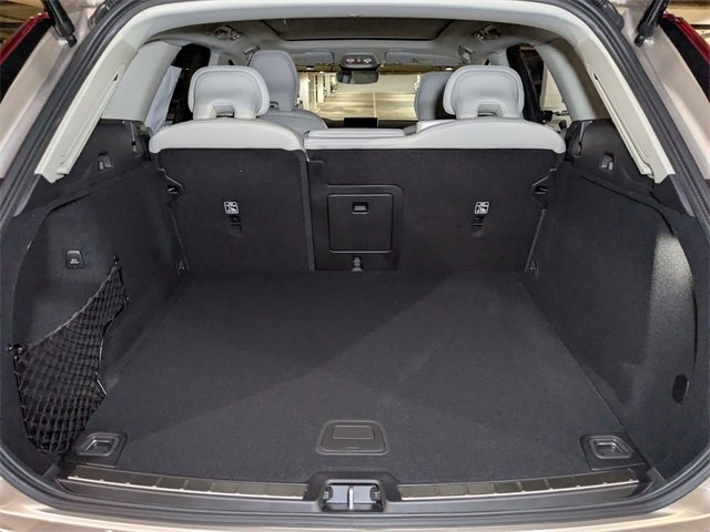 New 2026 Volvo XC60 B5 Ultra w/ Protection Package Premier image 28