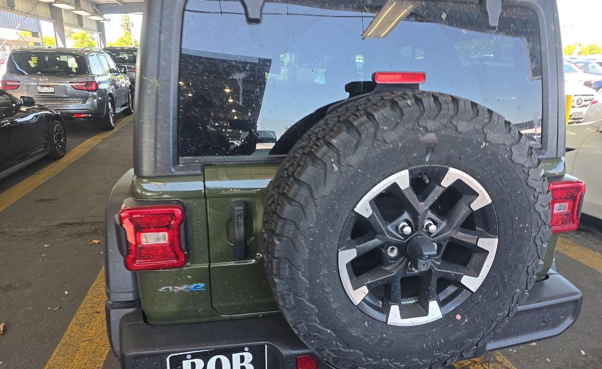 Used 2024 Jeep Wrangler Unlimited Rubicon 4xe w/ Safety Group AWD/4WD image 5