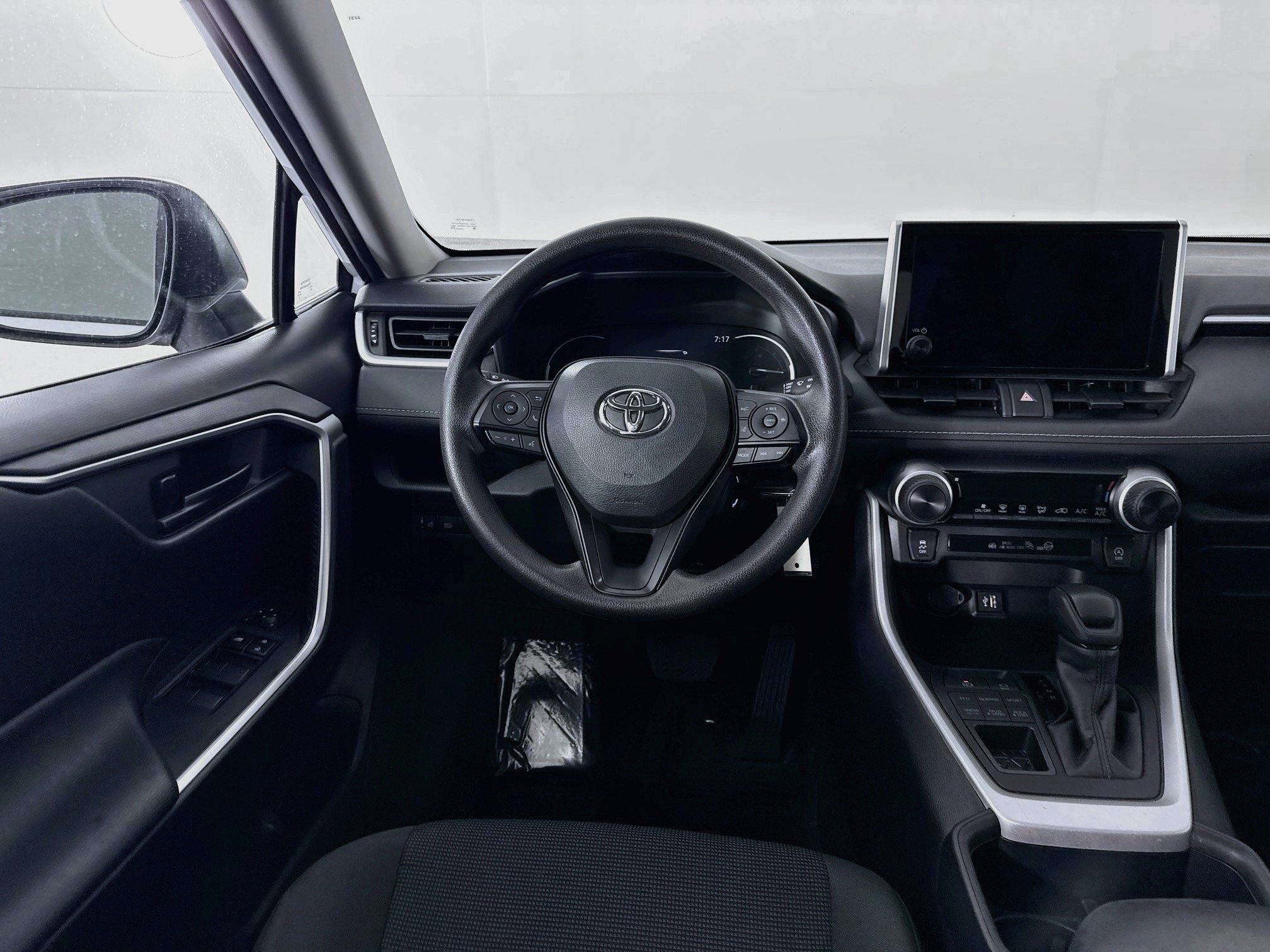 Certified 2025 Toyota RAV4 LE AWD/4WD image 20