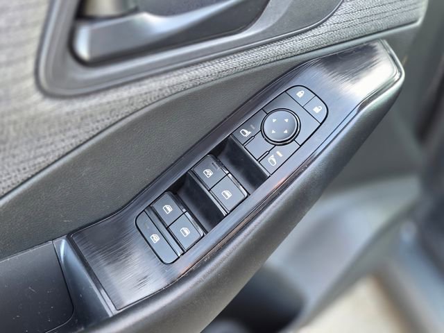 Used 2023 Nissan Rogue S image 19