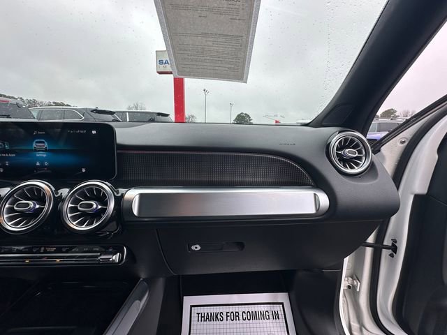 Used 2021 Mercedes-Benz GLB 250 4MATIC image 16