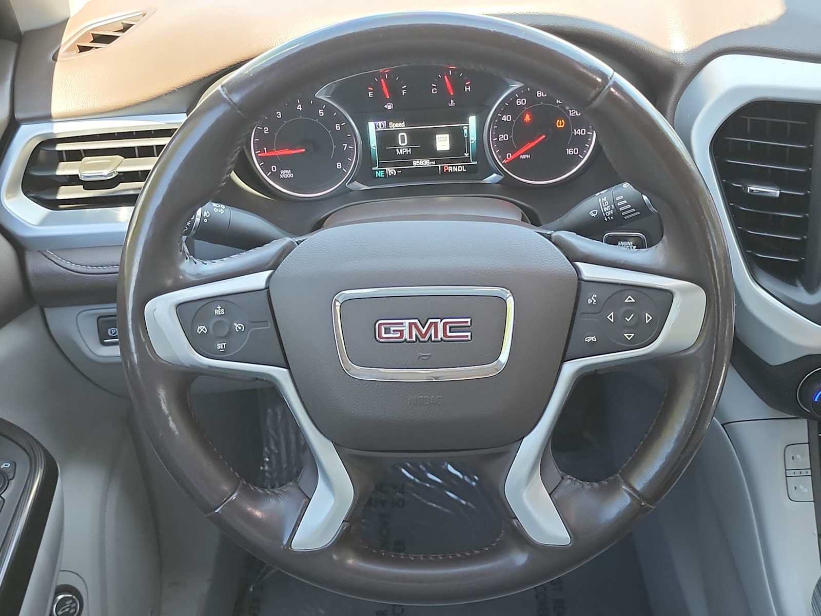 Used 2018 GMC Acadia SLT w/ LPO, Black Accent Package FWD image 28