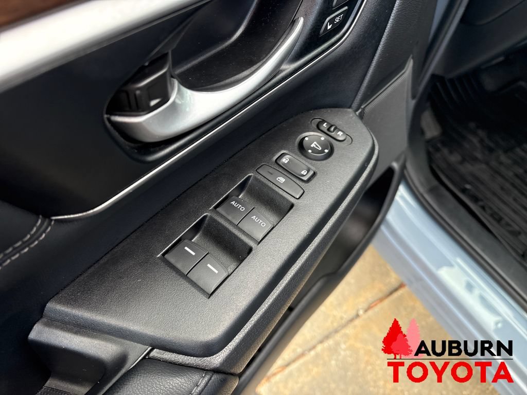Used 2022 Honda CR-V Touring image 10
